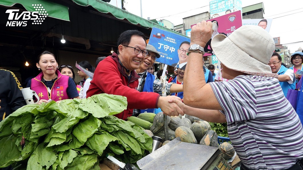 赴士林社子市場掃街　丁守中提政策吸引選民