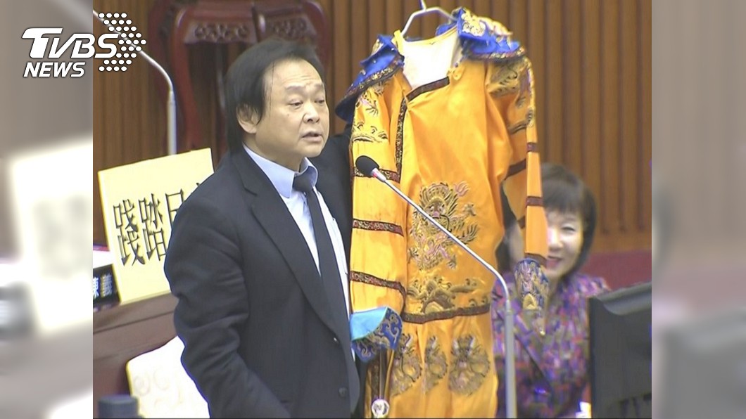 「從未賭贏的男人」王世堅又戰了 柯P:他曲棍球還沒吞