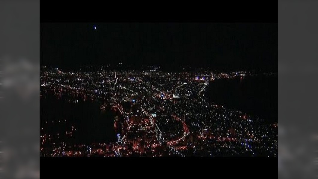北海道驚見神秘火球! 劃過函館百萬夜景