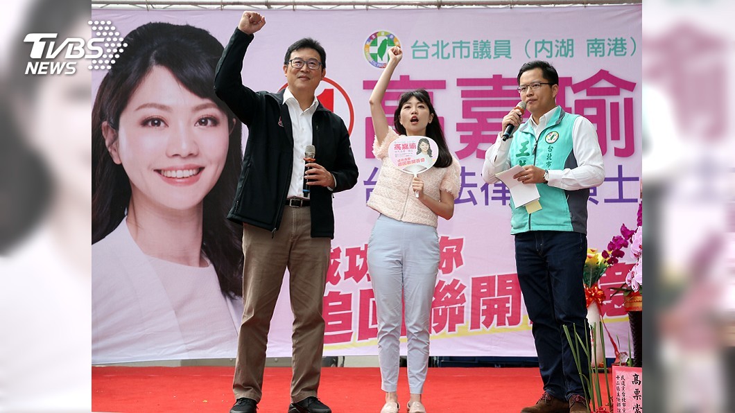 姚文智幫高嘉瑜站台　冰釋前嫌大讚問政很好