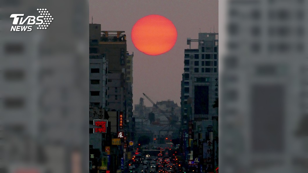 懸日美景又來了 11/11高雄封街看夕陽