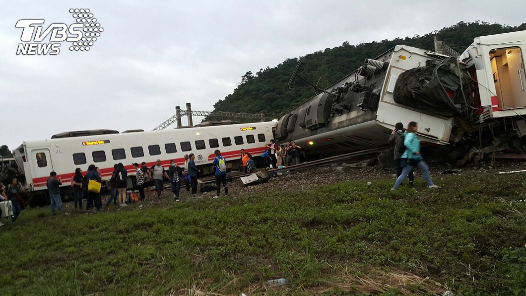 火車出軌提高存活率 台大醫:姿勢與鞋子是關鍵