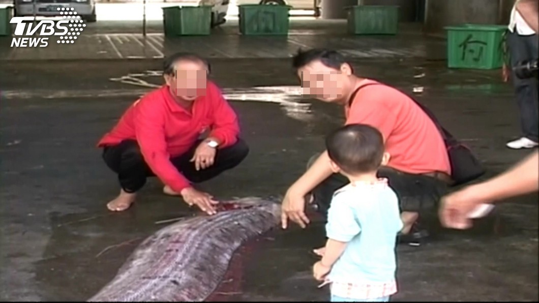 船長董進興(左)一家8人罹難。圖/TVBS資料畫面