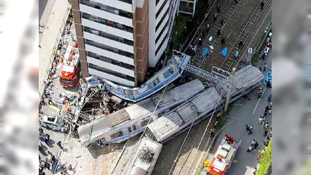 日JR福知山線出軌 13年前撞大樓釀107死