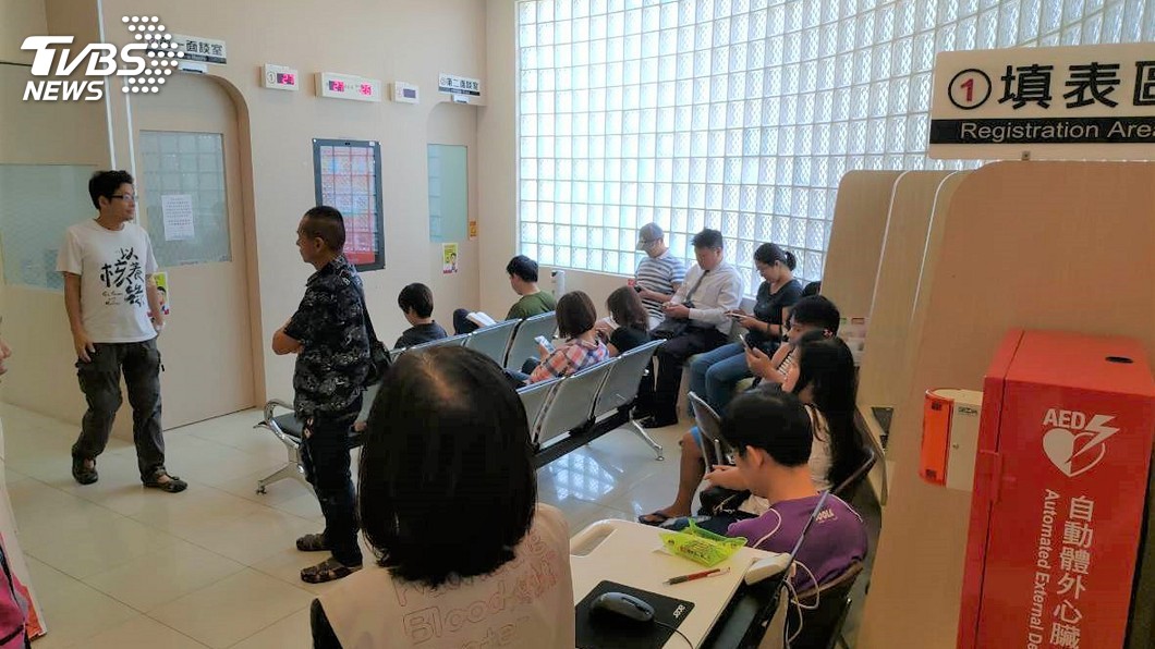 普悠瑪事故多人受傷　熱心民眾排隊捐血助人