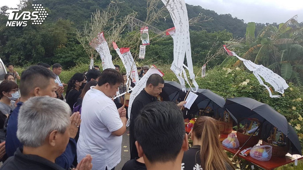 普悠瑪列車事故　罹難者家屬現場招魂