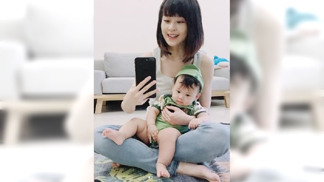 過去是「電獺少女」的學姊Abby，現已結婚生女。圖／翻攝自ABBY學姐Instagram