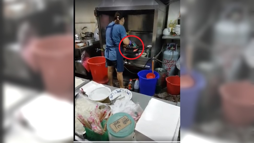 尼龍袋裝米粉下鍋煮 闆娘喊冤10年前影片原PO秒打臉
