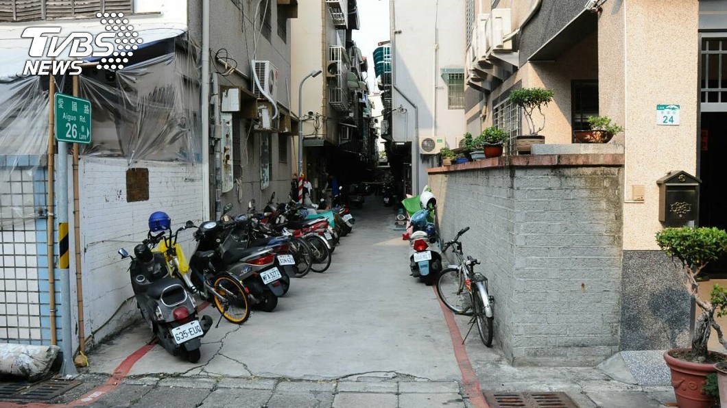 街友陳屍高雄民宅前 疑酒後遭人圍毆致死