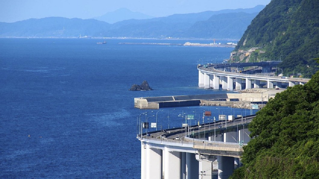 普悠瑪翻車花東人憂　推「蘇花高」效仿日海岸高架橋