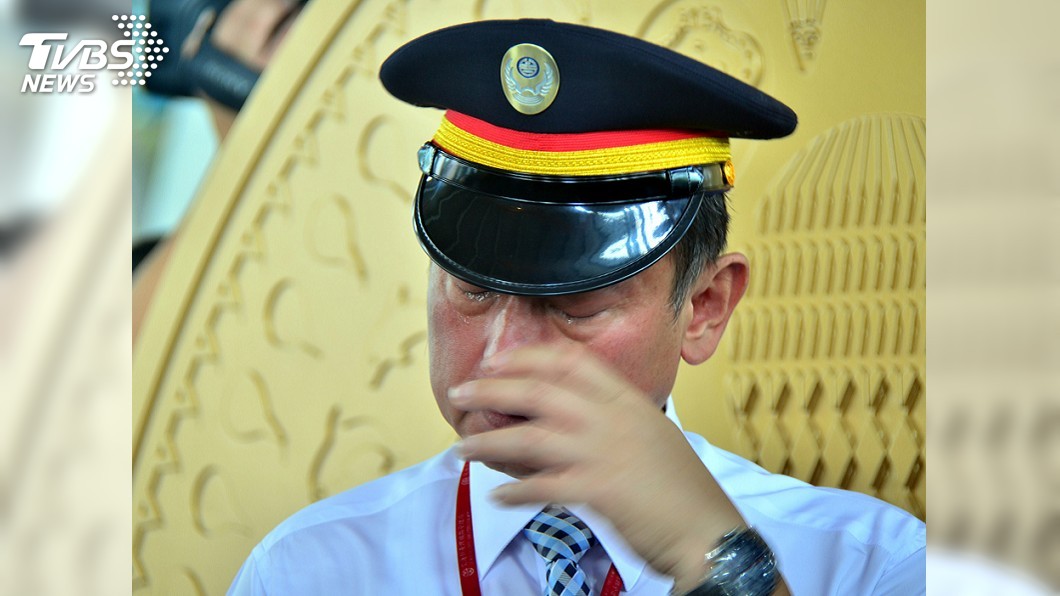 普悠瑪事故台東站長淚不止 兒子心疼:您辛苦了