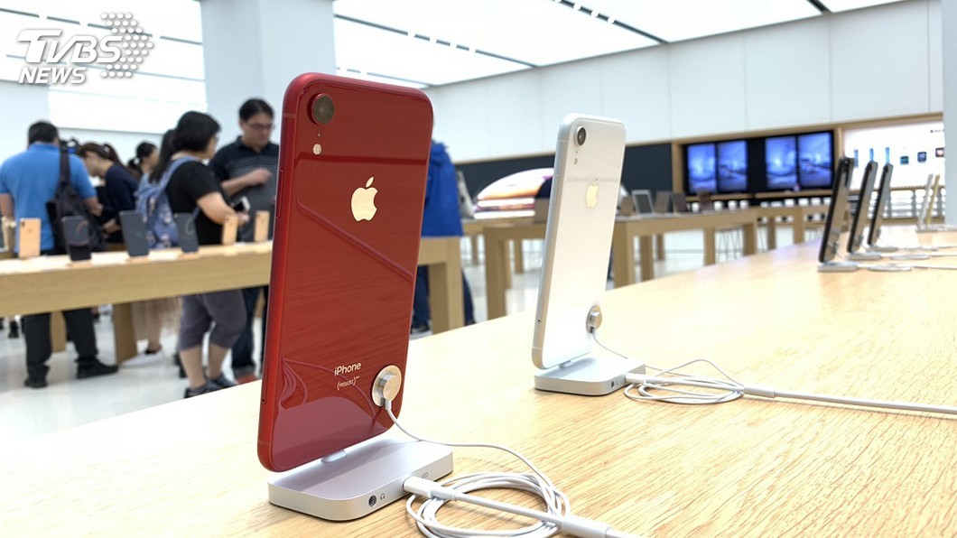 iPhone難逃川普新關稅 蘋果淪夾心餅乾