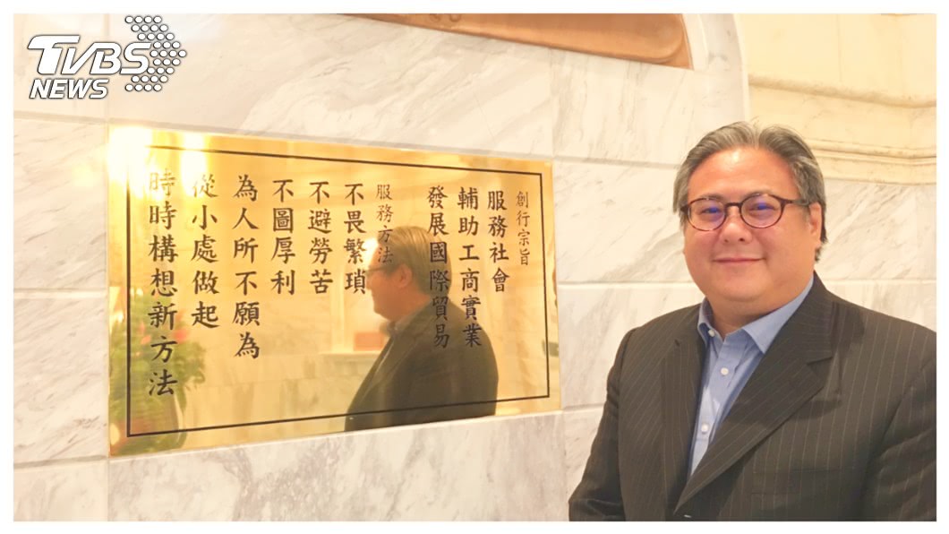 深受爺爺上海商銀董事長榮鴻慶栽培、被外界視為榮家接班人的榮康信(如圖)表示，在金融平台上導入IT、Fintech、AI和區塊鏈等高新科技，一直都是上海商銀的致力發展的目標。     圖／TVBS