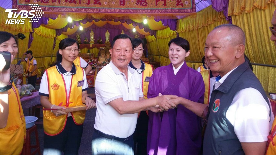 同框握手傳破冰？　徐耀昌、劉政鴻不同解讀