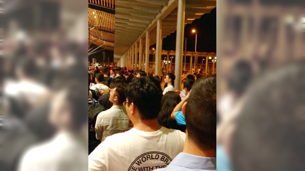 港珠澳大橋迎接首週末 等車比坐車還久