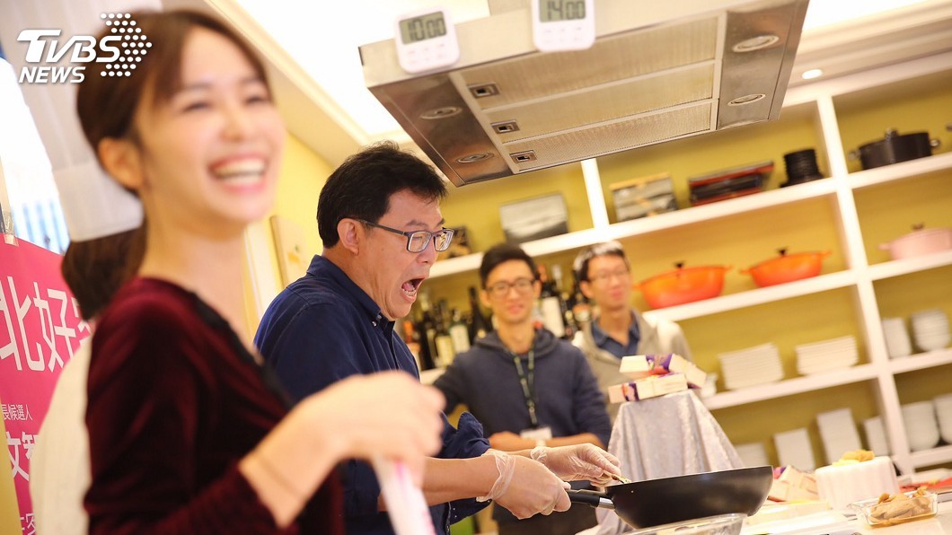 與「客家妹」進廚房　姚文智自嘲：10年沒炒過飯