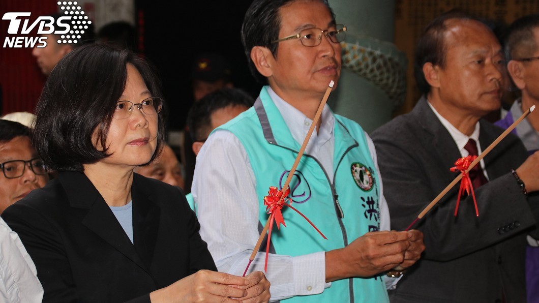 蔡英文怨「治國壓力大」 向民眾吐苦水:拜託選對人
