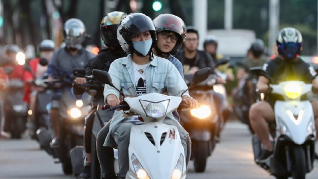 超冷清！新制機車筆試上路　9人報考、過關率僅55％