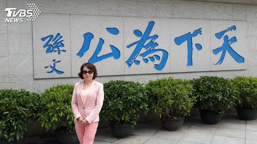 丈夫吳俊立這一票投給誰? 鄺麗貞未回應