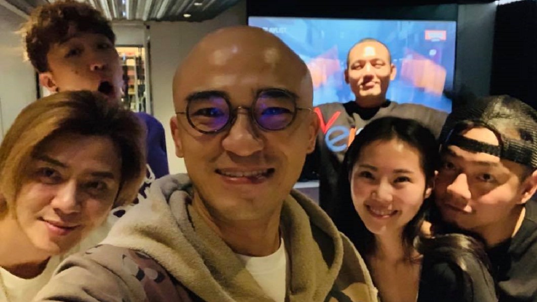 小豬屋裡開車趴趴走！超大豪宅「2亮點」網看傻　