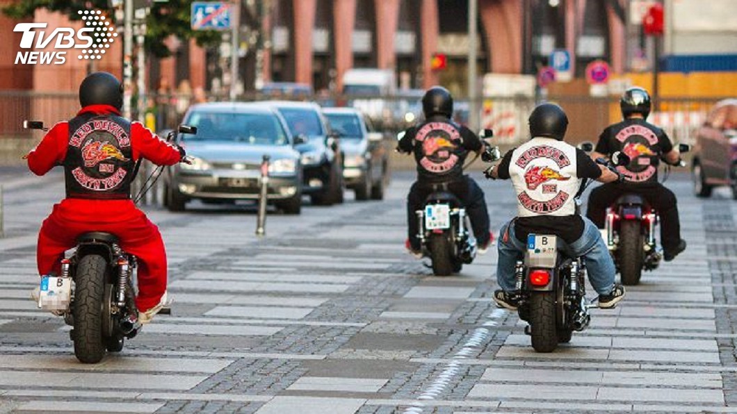 防大阪「暴走族」集體飆車 上千警力嚴陣以待