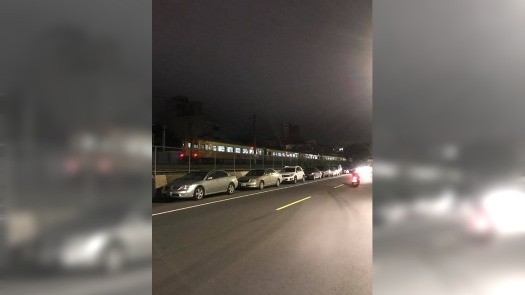 平交道撞行人!台鐵自強號受損 北上列車延誤