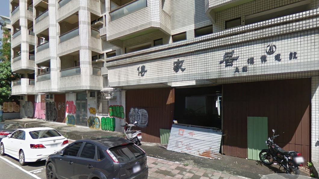 億萬二代爭產不休 天母「傳家居」成廢墟