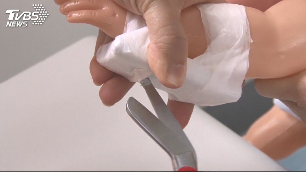 護理師剪裂男童手臂肉 還嗆「哭什麼哭」媽怒PO文