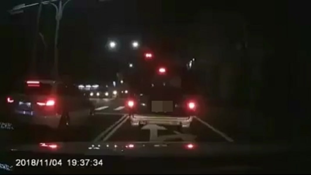 搶快3秒…2700沒了!「卡嚓」一聲雙殺 網全笑翻