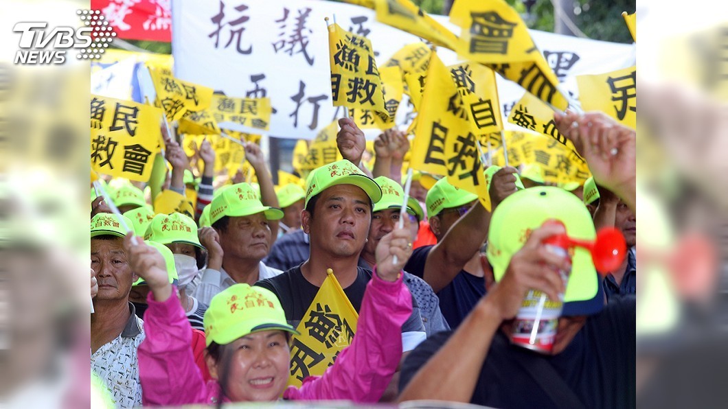 連挺綠漁民都上街!他告誡政府:吃不飽會「改朝換代」