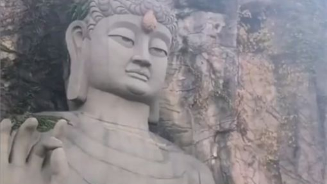 顯神蹟?佛像眉心水滴痣「越長越大」 結果驚呆眾人