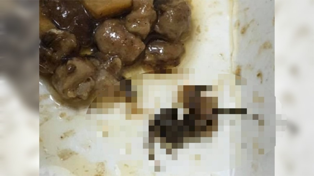 午餐吃到一半驚見被「加料」　同事全作噁：好幸運？