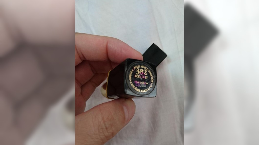 準新娘急尋已逝外婆口紅 原因讓網友們都哭了