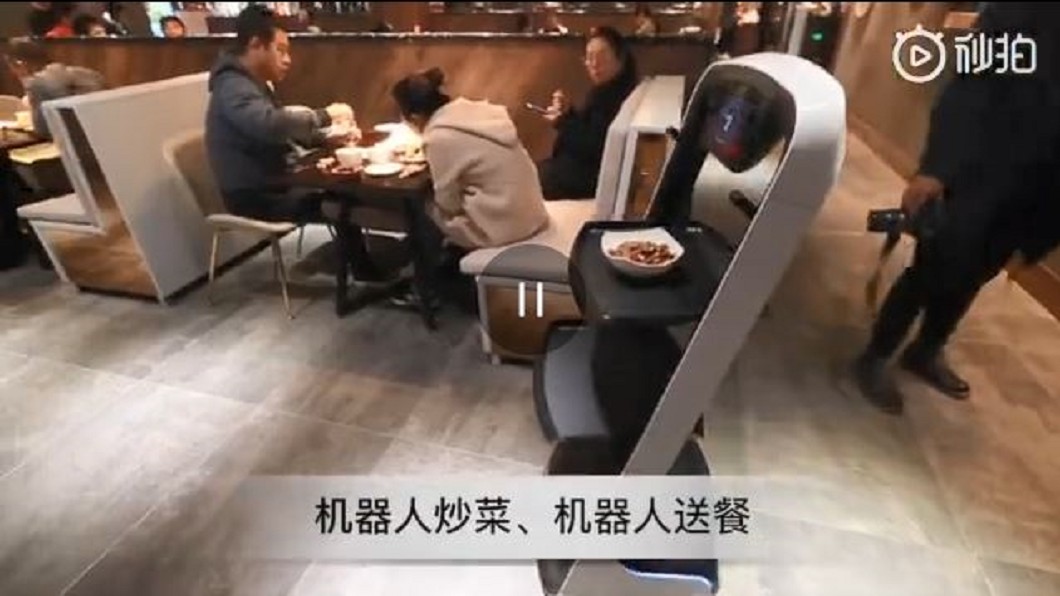 不用大廚 「未來餐廳」機器人炒八大菜系