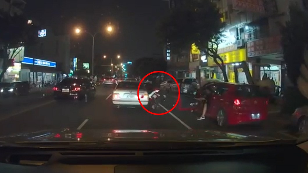 圖/翻攝臉書「聯結車 大貨車 大客車 拉拉隊 運輸業 照片影片資訊分享團」