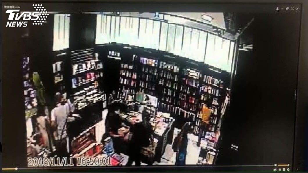 信義誠品現攝狼　偷拍5女裙底風光自稱「第一次」