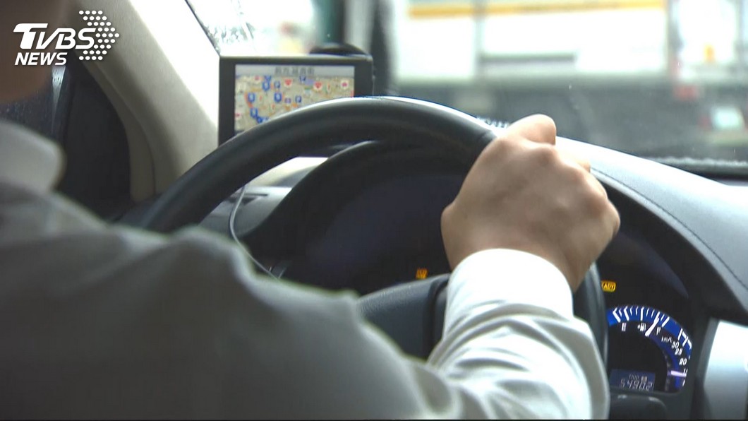 普通駕照開Uber不理賠 年底前上路