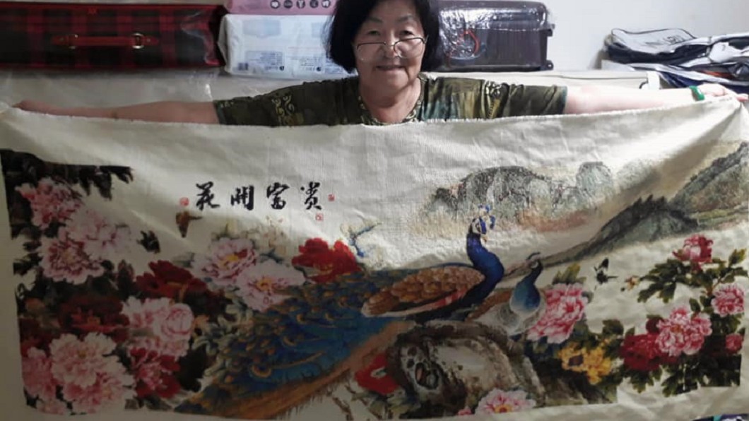 阿嬤手繡「花開富貴圖」夭壽美 網讚嘆:博物館等級