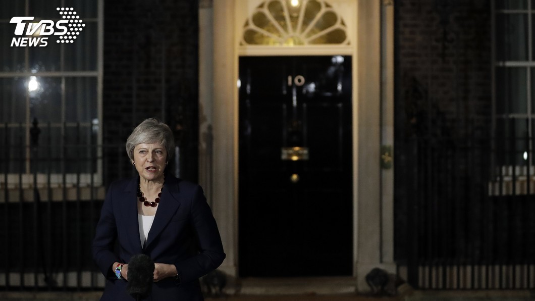 英內閣同意脫歐協議　梅伊嚴峻考驗還未結束