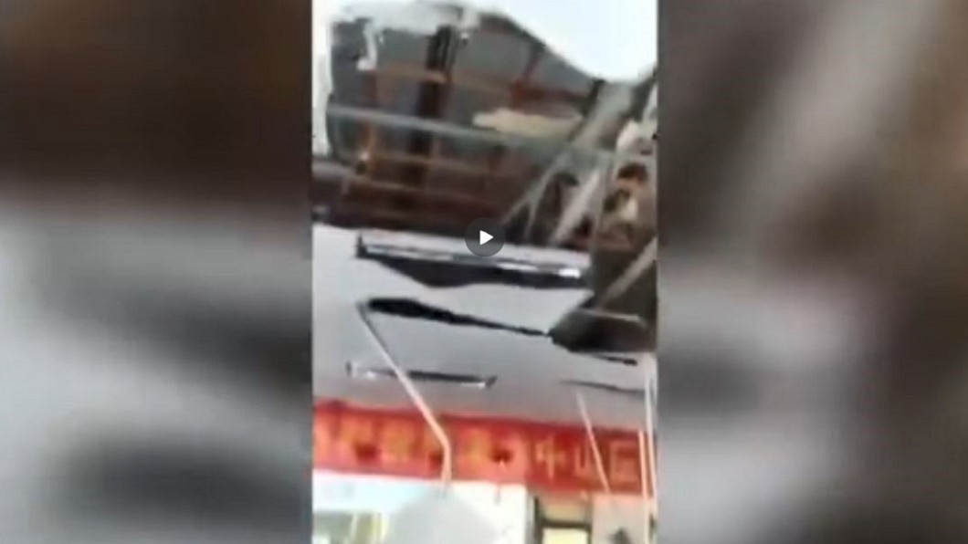 碰!南京醫院天花板突塌陷 壓傷17學生