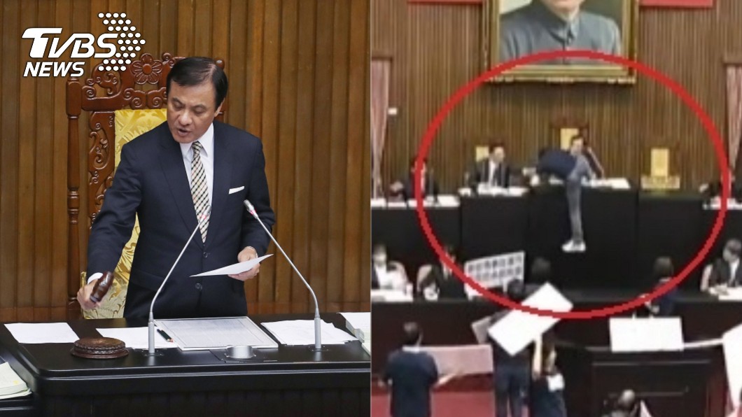 不滿賴清德報告跳票 林為洲腿一伸...爬上主席台嗆他