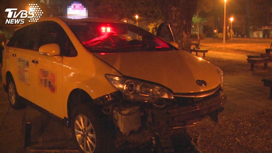 老母+2孩要顧!「賺沒3千不敢回家」運將累到自撞公園