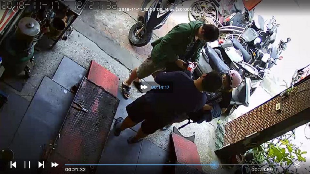 奧客母子換輪胎亂殺價 師傅嗆:互相尊重好嗎?