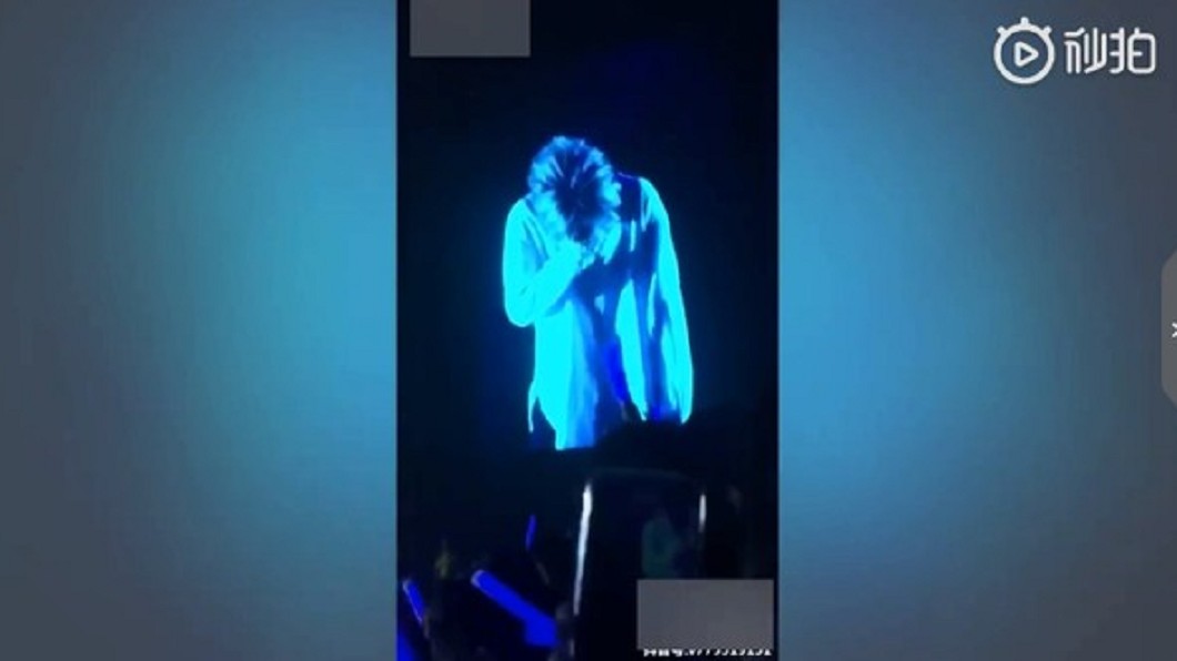 唱一半「打飽嗝」全場笑歪　男星羞遮臉：你們要理解我