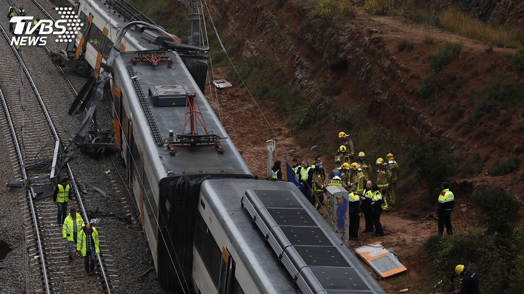 西班牙通勤列車出軌 1死44傷
