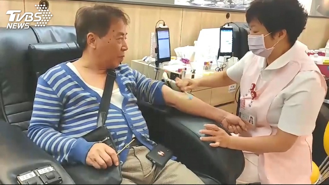 捐血送「烤雞」一隻 他卻嘆:看得到吃不到