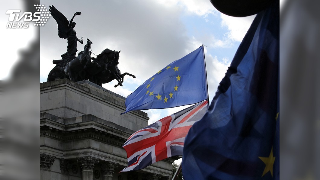 脫歐撕裂英國 擁抱世界路途顛簸