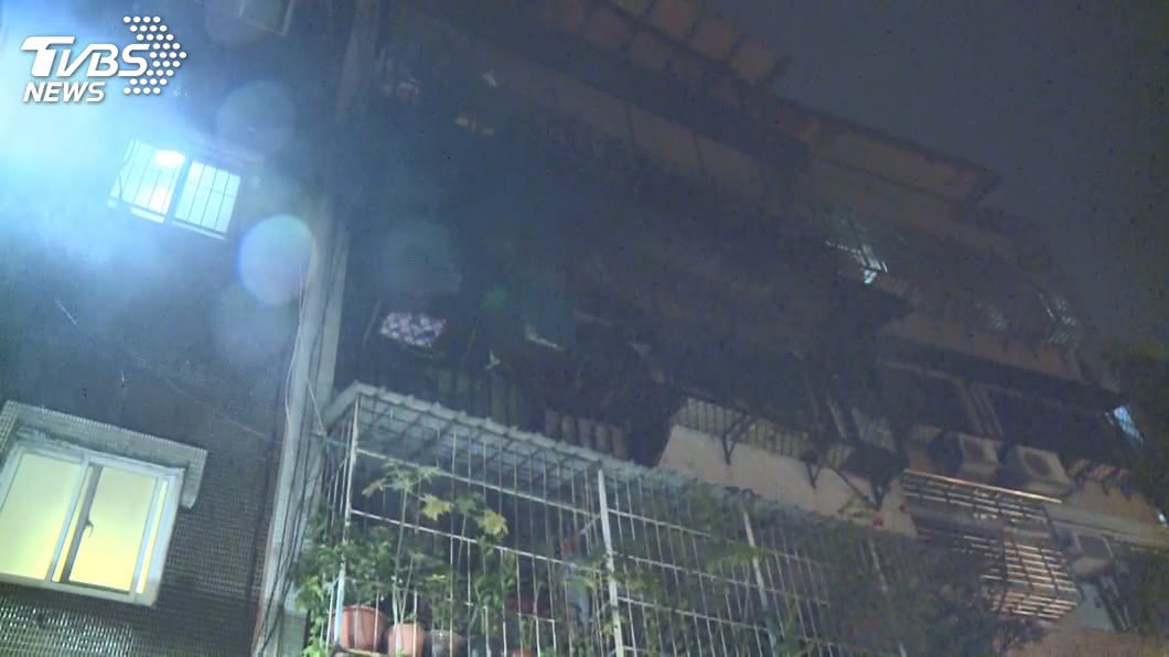 品牌曝光!行動電源爆炸燒毀他家 竟是「台灣認證」