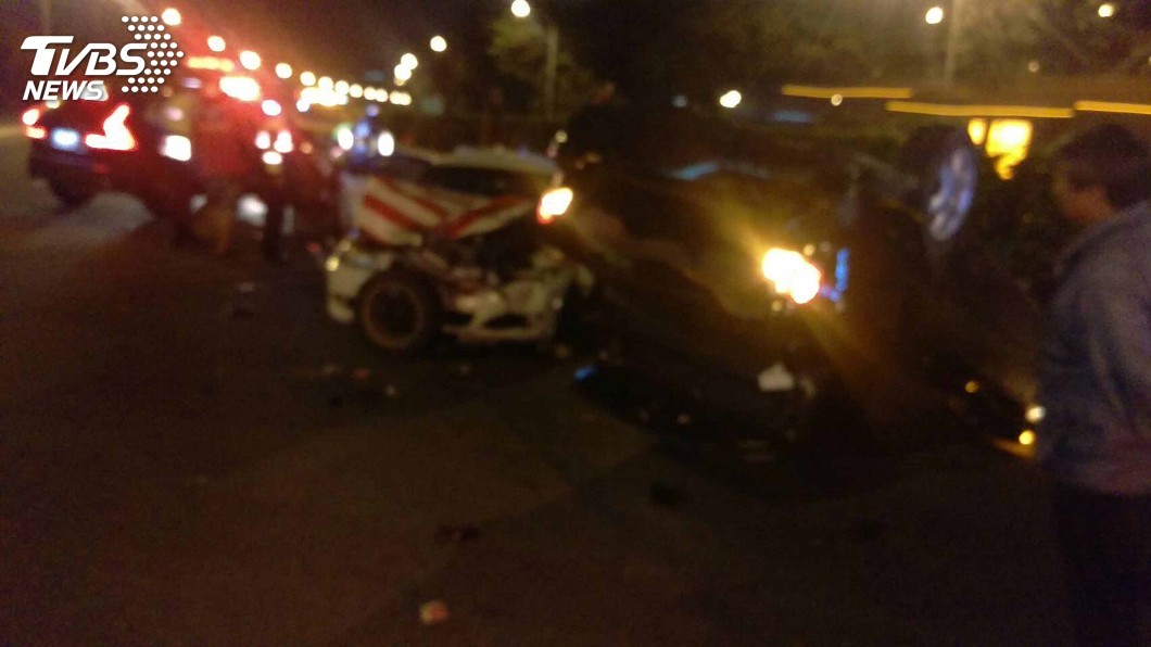國道遇事故如何處置? 警籲:勿站車道上