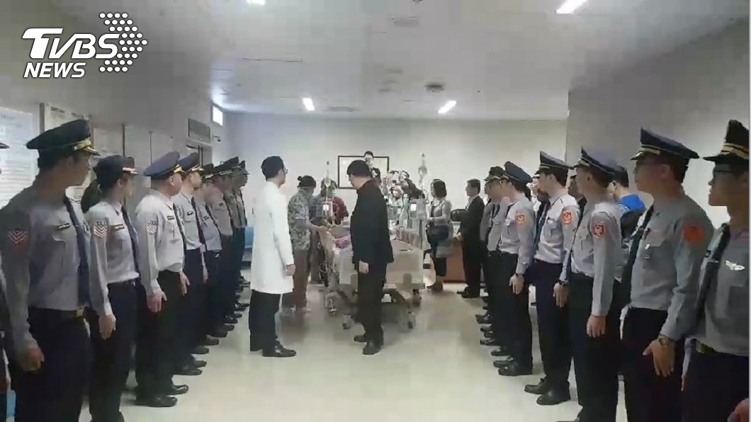 21歲國道警今器捐 同仁列隊致敬「落淚送行」
